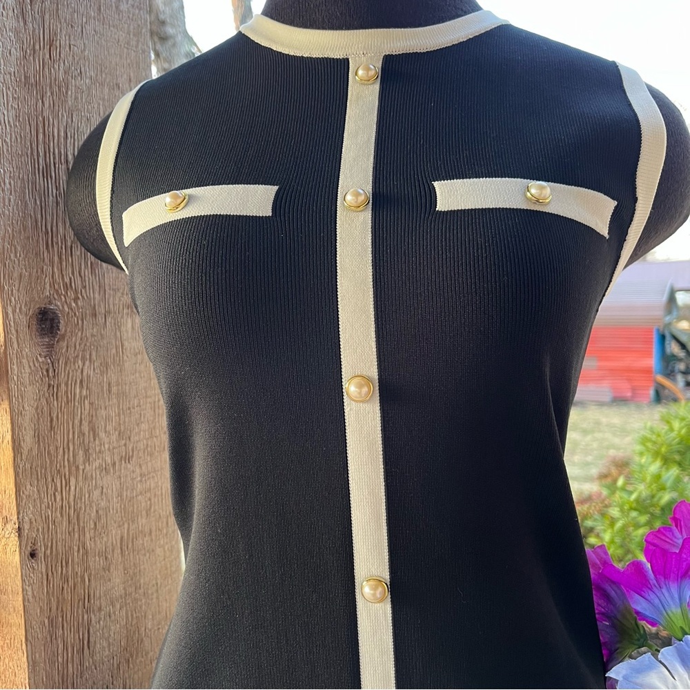 Sincerely Jules Black & Ivory Sleeveless Classic Knit Sheath Dress w Faux Pearl - Picture 3 of 8